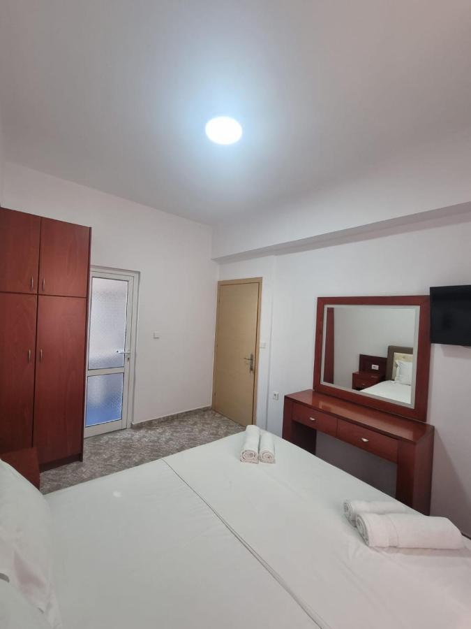 Ideal Apartments & Rooms Саранда Екстер'єр фото
